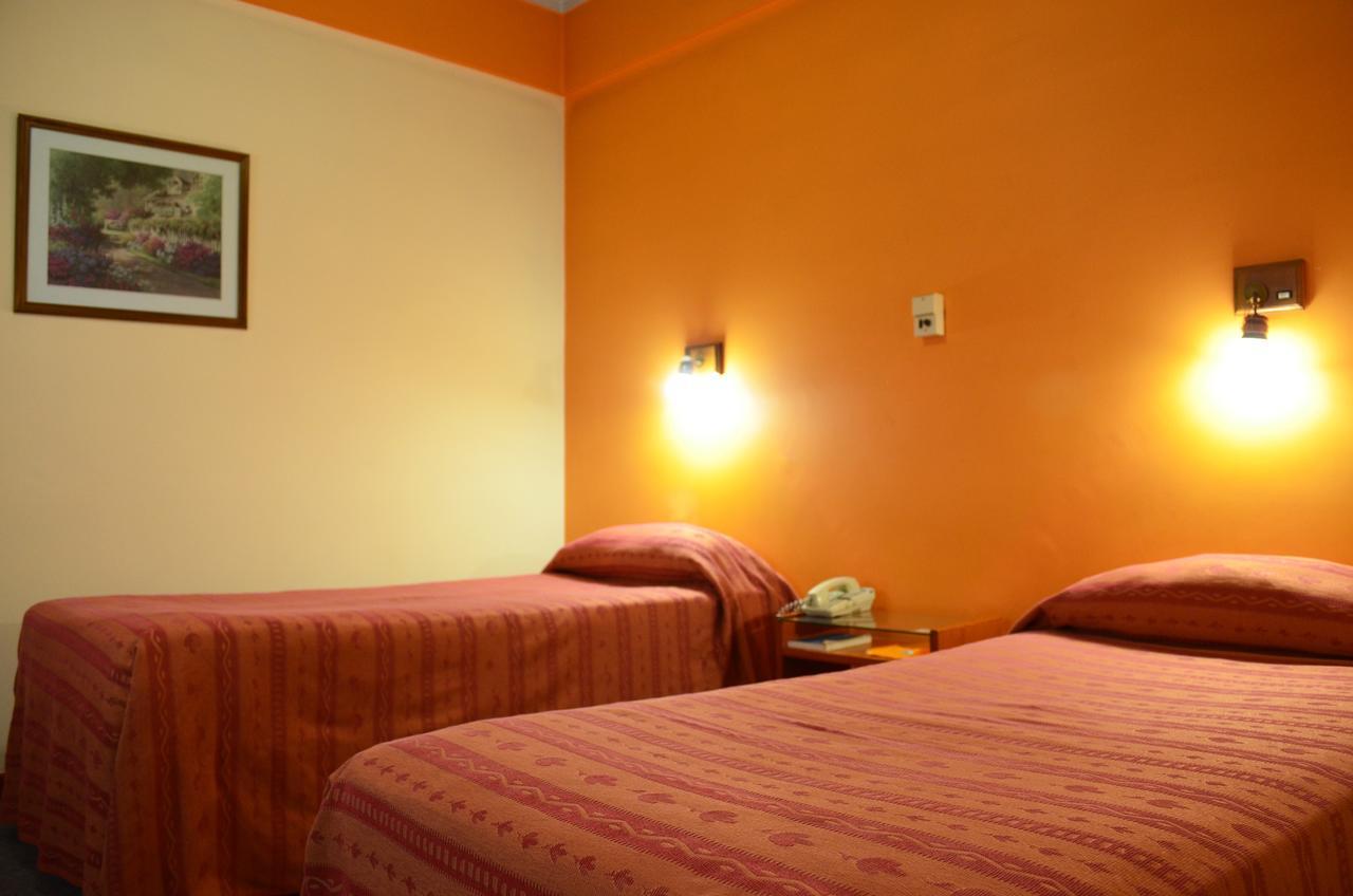Hotel Huemul Хенераль-Рока Экстерьер фото